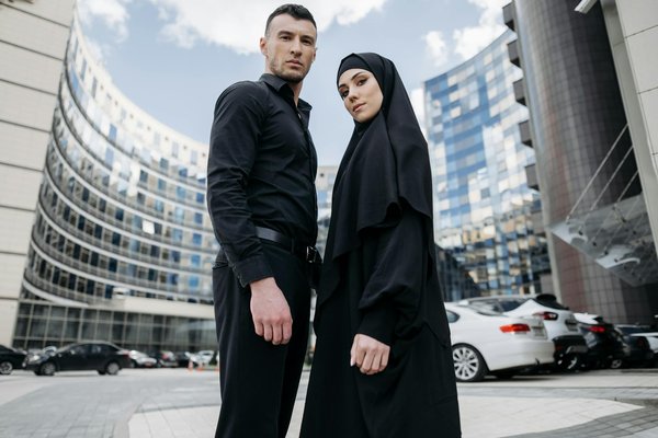 Winter maxi dress mastery: unlocking chic styling tips for a flawless seasonal look